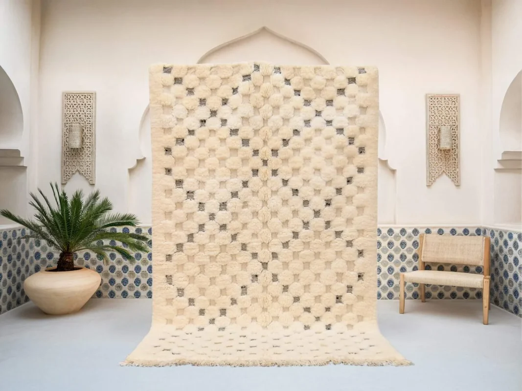 Taddart Beni Ourain rug in light ivory and black, handmade in Morocco
