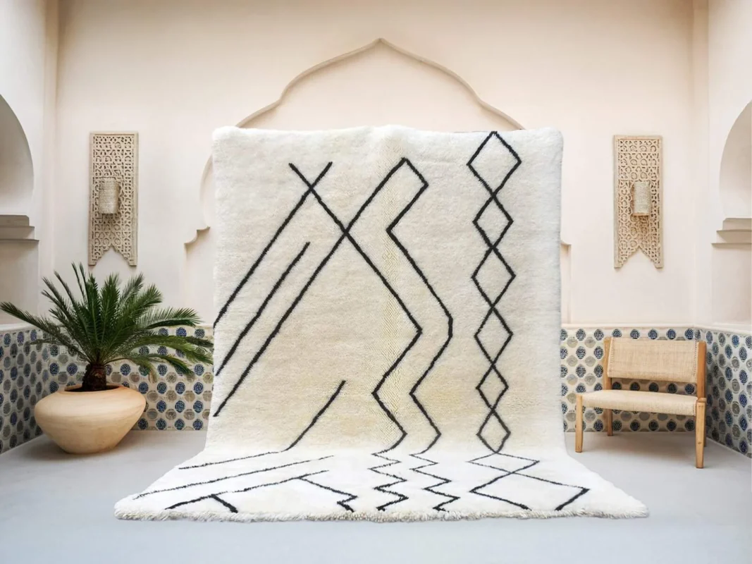 Tagwerramt Beni Ourain rug in white and black, handmade in Morocco