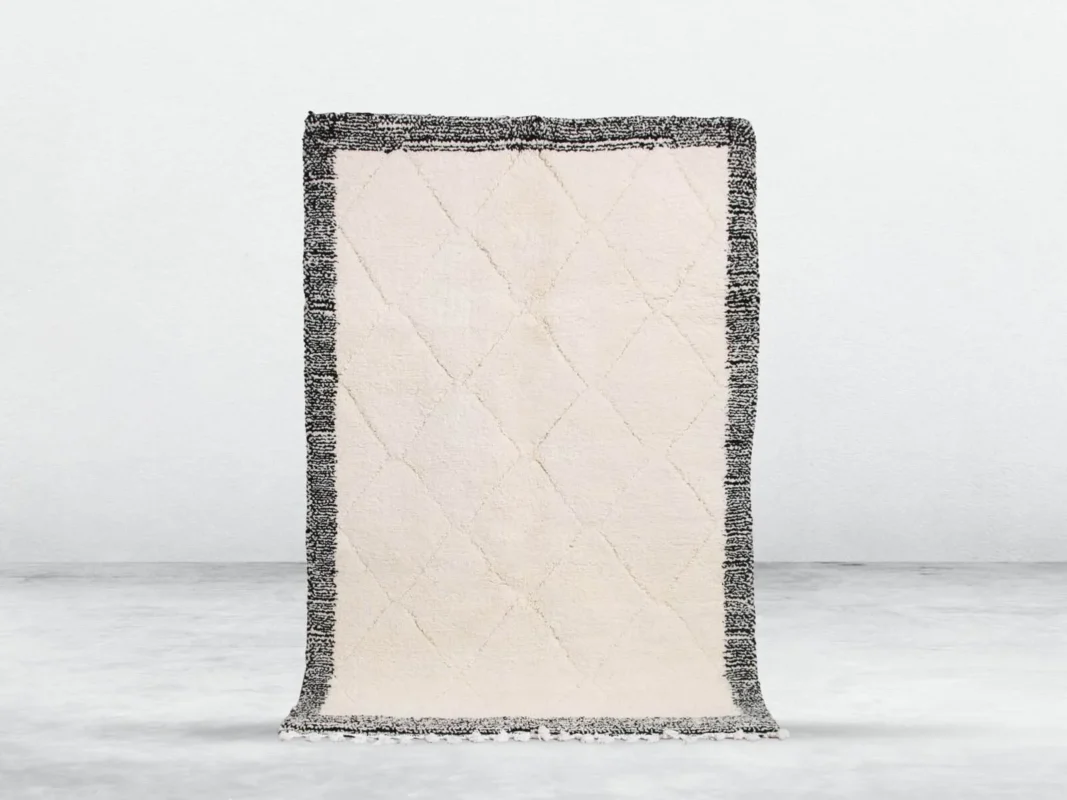 Tagwizult Beni Ourain rug in white and black, handmade in Morocco