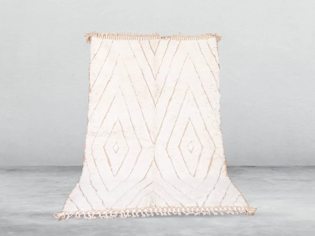 Tifinaɣ Beni Ourain rug in white, handmade in Morocco