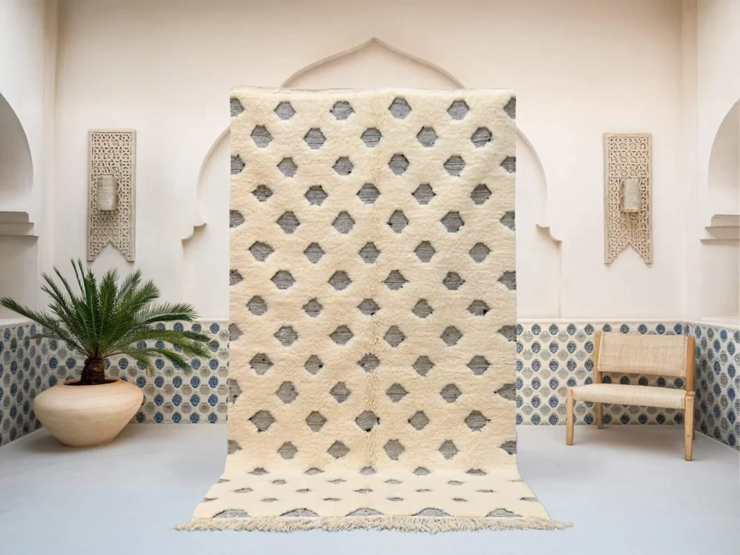 Tudert Beni Ourain rug in light beige and black, handmade in Morocco